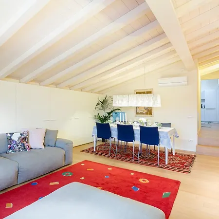 Casa Cachi 3, Breathtaking Views Of From A Spacious Furnished Terrace Inside The Walls Lucca