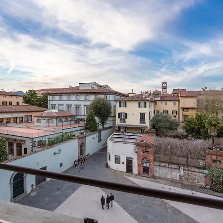 Casa Cachi 3, Breathtaking Views Of From A Spacious Furnished Terrace Inside The Walls Lucca